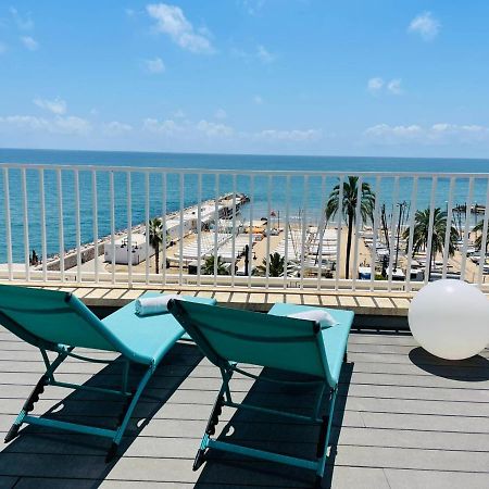 شقة Atico Con Fantasticas Vistas Al Mar Y La Iglesia سيدجيس الغرفة الصورة