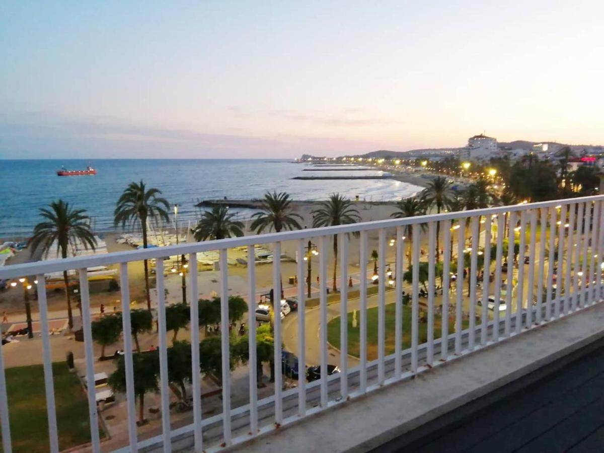 شقة Atico Con Fantasticas Vistas Al Mar Y La Iglesia سيدجيس المظهر الخارجي الصورة