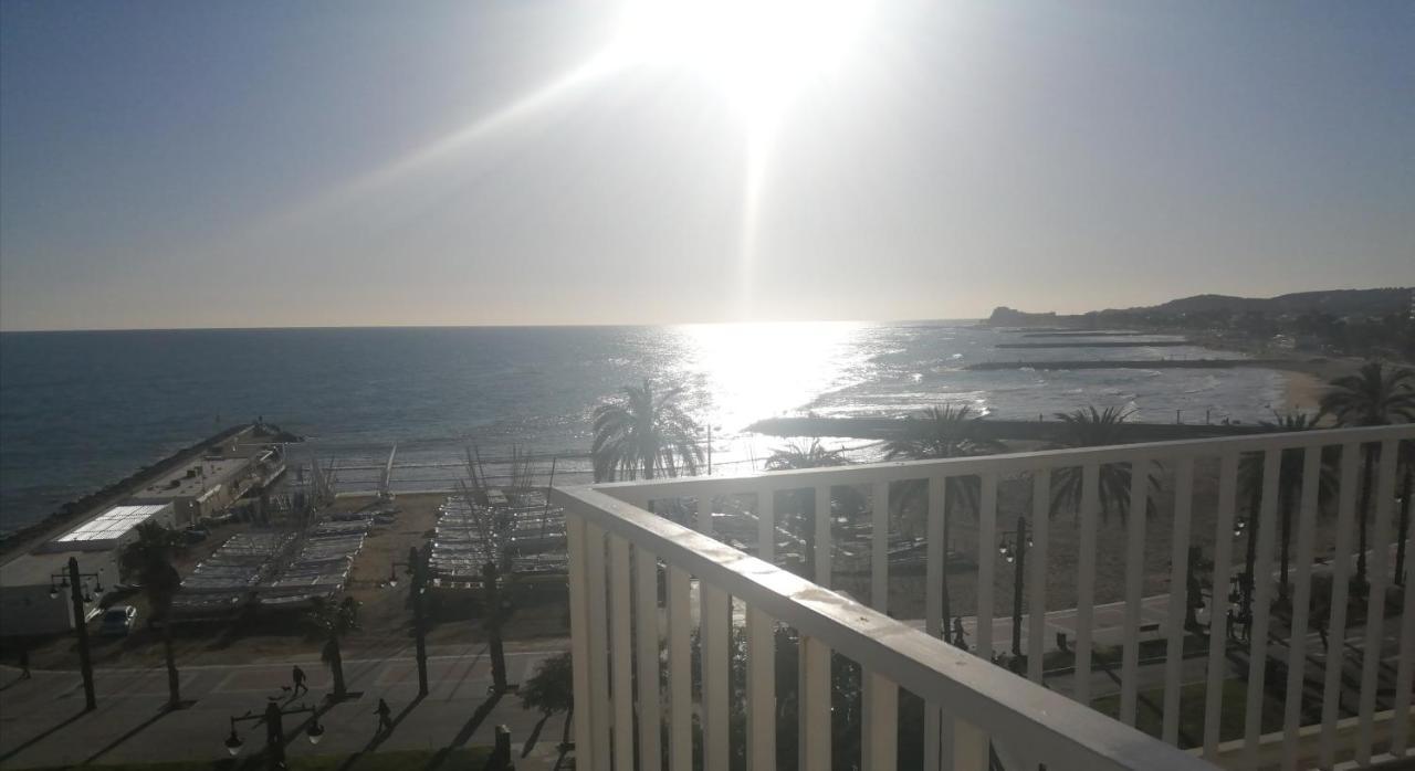شقة Atico Con Fantasticas Vistas Al Mar Y La Iglesia سيدجيس المظهر الخارجي الصورة